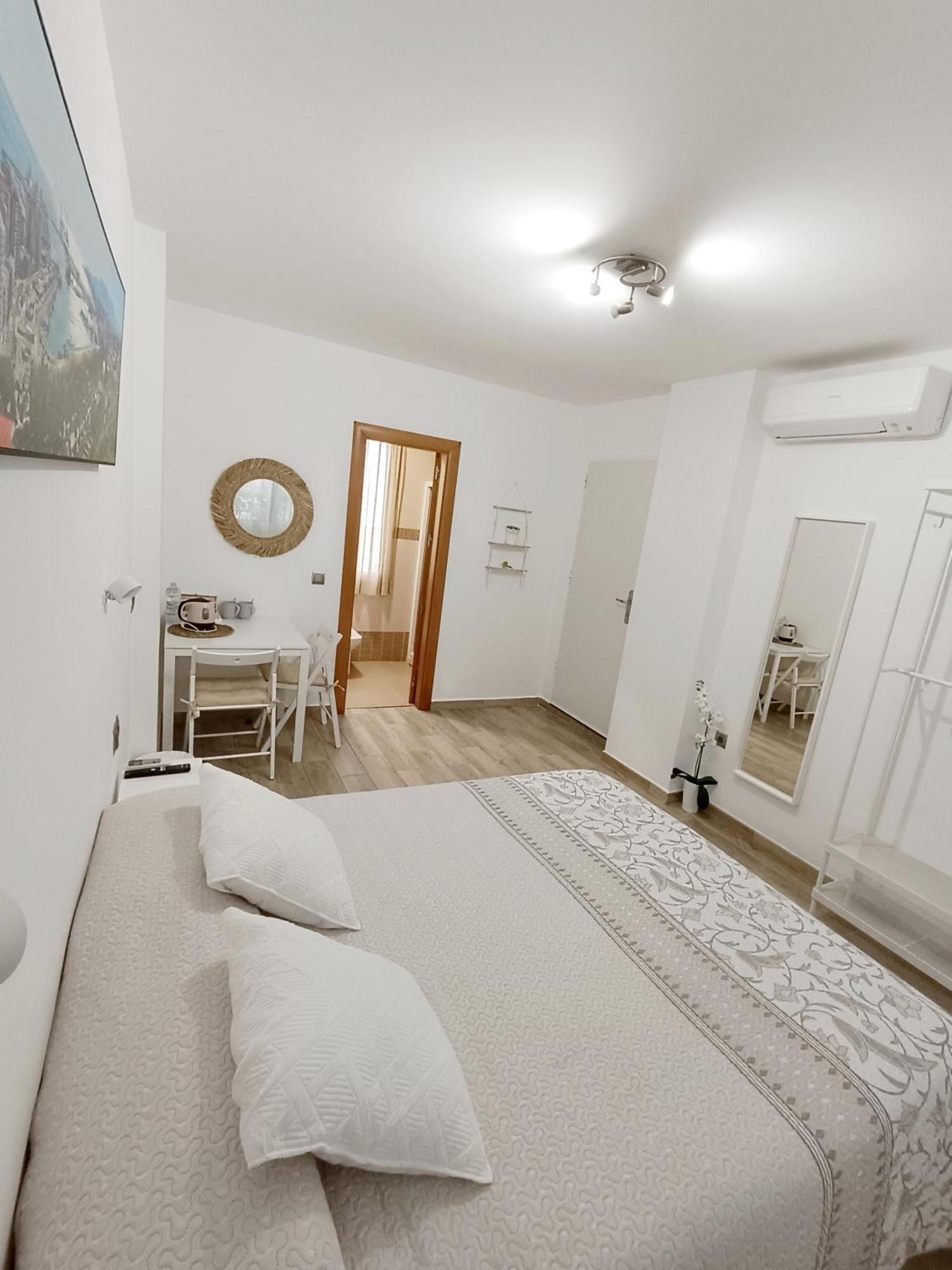 Habitacion Independiente Cerca Del Mar Màlaga Exteriér fotografie